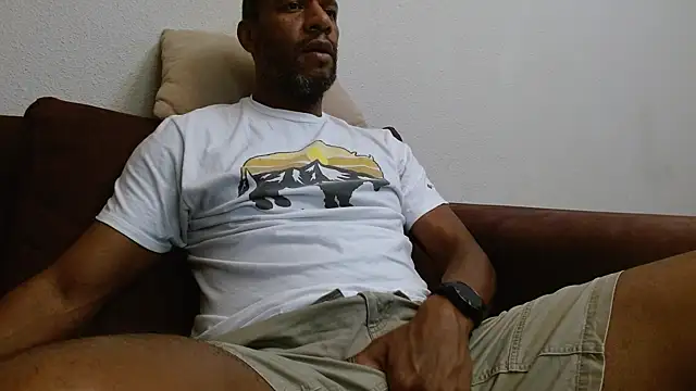 Snapshot of elmorenazost chatting on 02.16.25 elmorenazost online show from 02.16.25