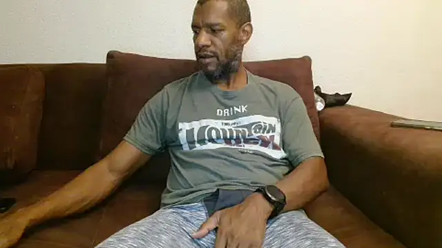 Snapshot of elmorenazost chatting on 02.19.25 elmorenazost online show from 02.19.25