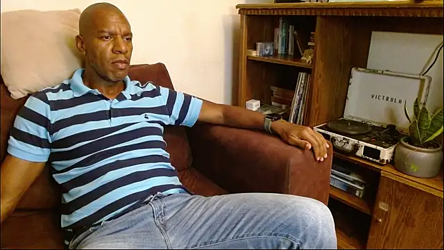 Snapshot of elmorenazost chatting on 11.09.25 elmorenazost online show from 11.09.25