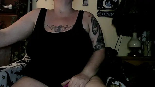 Snapshot of LeluLuvsYou chatting on 03.12.25 LeluLuvsYou online show from 03.12.25