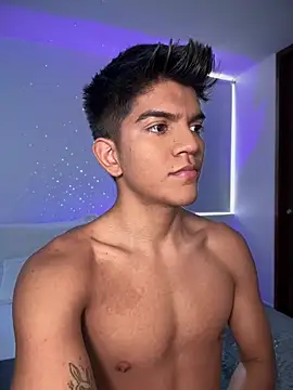 santiago 01 online show from 02.08.25