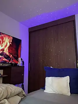 santiago 01 online show from 03.14.25