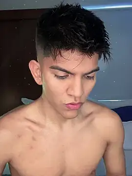 santiago 01 online show from 03.22.25