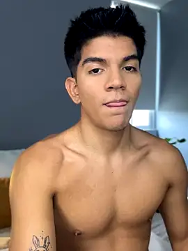 santiago 01 online show from 09.10.25