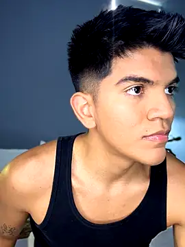 santiago 01 online show from 09.18.25