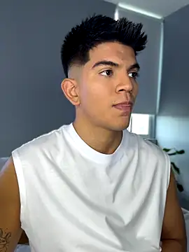 santiago 01 online show from 09.20.25