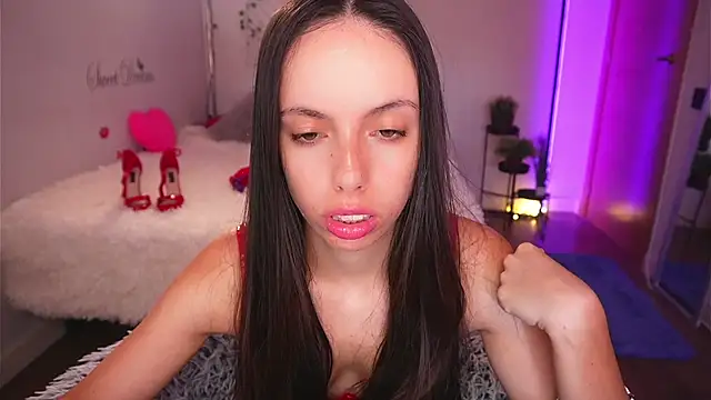 Snapshot of Dayna_Nebula chatting on 09.18.25 Dayna Nebula online show from 09.18.25