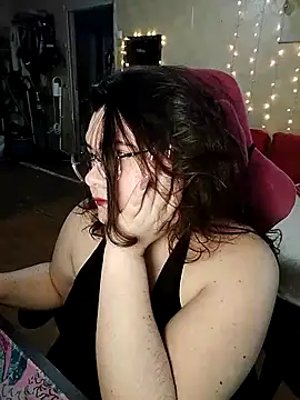 Snapshot of DenisHailey chatting on 01.30.25 DenisHailey online show from 01.30.25