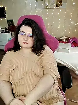 Snapshot of DenisHailey chatting on 02.02.25 DenisHailey online show from 02.02.25