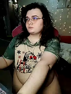 Snapshot of DenisHailey chatting on 02.20.25 DenisHailey online show from 02.20.25