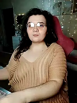 Snapshot of DenisHailey chatting on 03.09.25 DenisHailey online show from 03.09.25