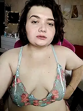 Snapshot of DenisHailey chatting on 09.20.25 DenisHailey online show from 09.20.25