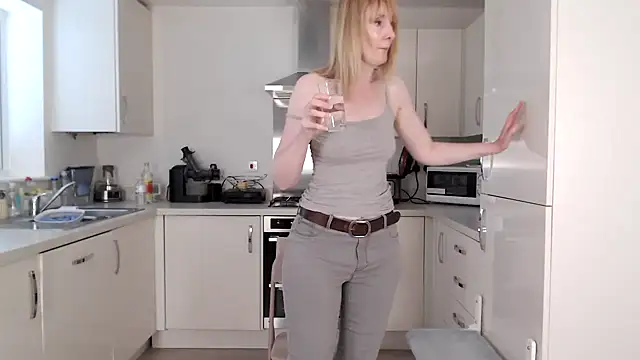 British Goddess Anna online show from 07.04.26