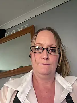 HoneyBluex online show from 02.26.26