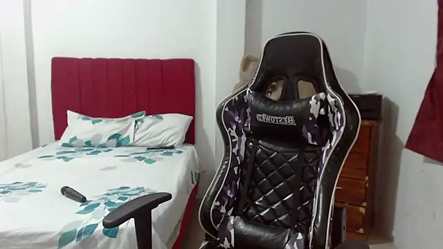 Snapshot of KathyHardcore69 chatting on 02.23.25 KathyHardcore69 online show from 02.23.25