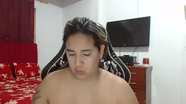 Snapshot of KathyHardcore69 chatting on 03.04.25 KathyHardcore69 online show from 03.04.25