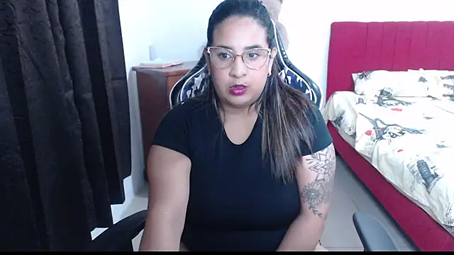 Snapshot of KathyHardcore69 chatting on 10.20.25 KathyHardcore69 online show from 10.20.25