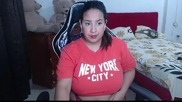 Snapshot of KathyHardcore69 chatting on 10.31.25 KathyHardcore69 online show from 10.31.25