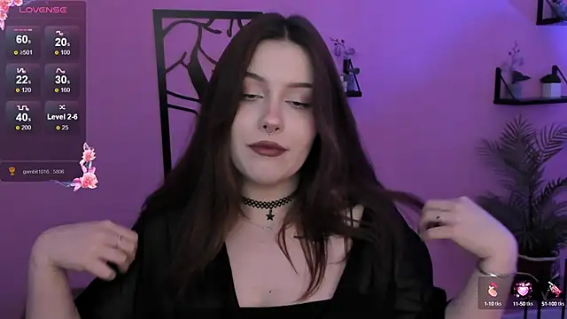 CoralineKeyns online show from 03.11.25