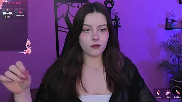 CoralineKeyns online show from 03.18.25