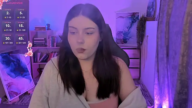 CoralineKeyns online show from 10.06.25