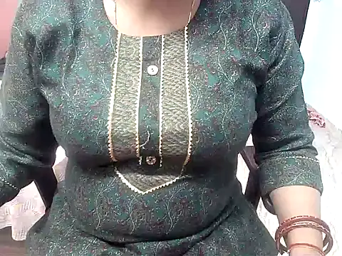 Snapshot of rehana_housewife chatting on 02.24.26 rehana housewife online show from 02.24.26