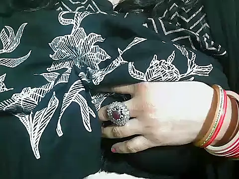 Snapshot of rehana_housewife chatting on 03.02.26 rehana housewife online show from 03.02.26