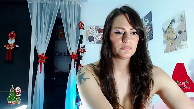 Snapshot of JadeHiilton chatting on 12.26.24 JadeHiilton online show from 12.26.24