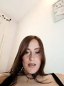 Snapshot of JadeHiilton chatting on 10.24.25 JadeHiilton online show from 10.24.25