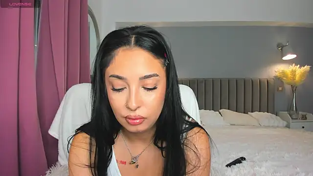 Snapshot of Awesome_Jolie chatting on 09.11.25 Awesome Jolie online show from 09.11.25