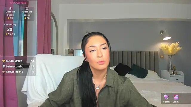 Snapshot of Awesome_Jolie chatting on 10.20.25 Awesome Jolie online show from 10.20.25