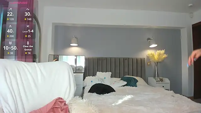 Snapshot of Awesome_Jolie chatting on 10.22.25 Awesome Jolie online show from 10.22.25