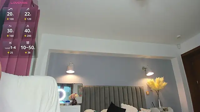 Snapshot of Awesome_Jolie chatting on 12.14.25 Awesome Jolie online show from 12.14.25