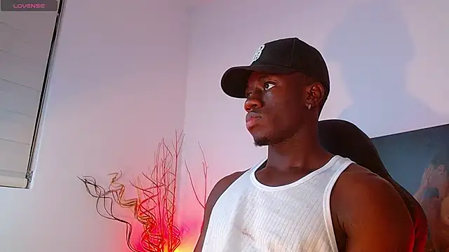 Snapshot of mike_wallace chatting on 02.11.25 mike wallace online show from 02.11.25