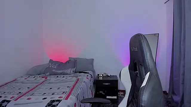 Snapshot of Alan26_ chatting on 02.28.26 Alan26 online show from 02.28.26