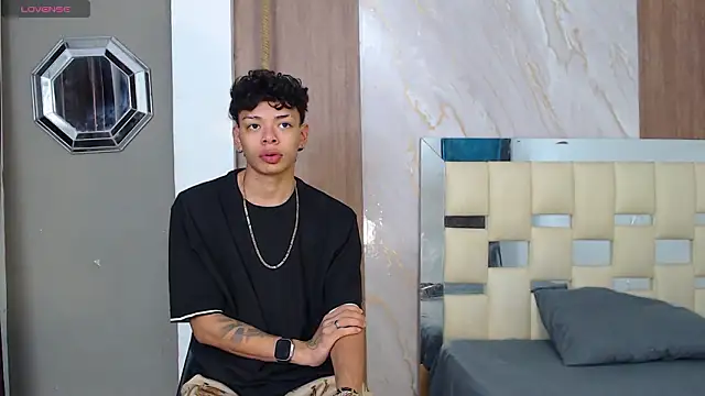 Snapshot of Harry_jhonsson chatting on 03.08.26 Harry jhonsson online show from 03.08.26