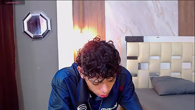 Snapshot of Harry_jhonsson chatting on 03.08.26 Harry jhonsson online show from 03.08.26