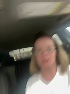 Snapshot of yanks28@xh chatting on 03.05.25 yanks28xh online show from 03.05.25