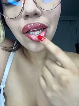 Snapshot of IamCloe chatting on 02.06.25 IamCloe online show from 02.06.25