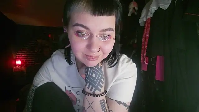 MoorderxDoll online show from 01.05.25