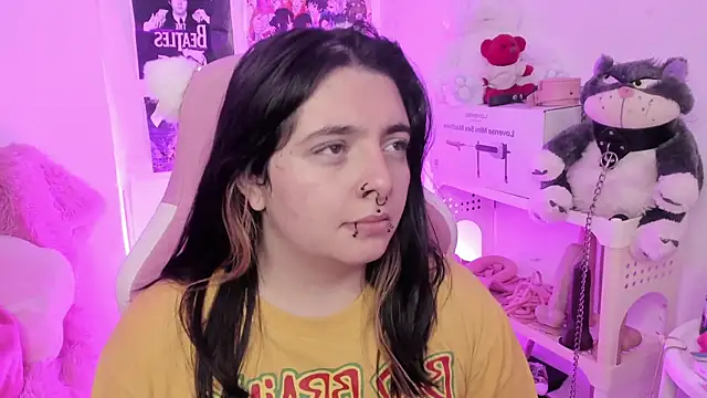 Sachi Meow online show from 12.14.25