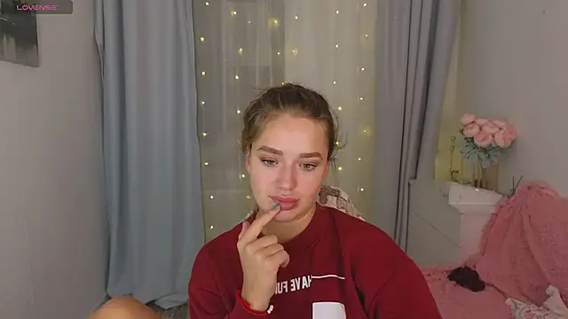 LovelyJessie online show from 03.10.25