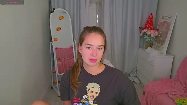 LovelyJessie online show from 10.28.25