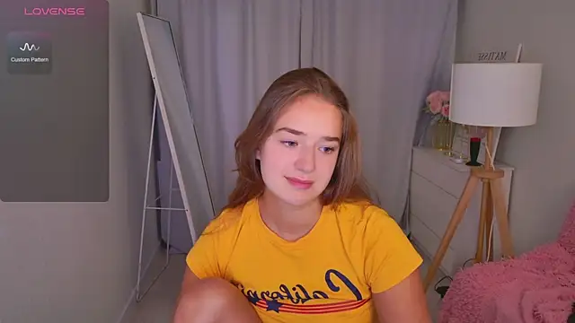 LovelyJessie online show from 04.25.26