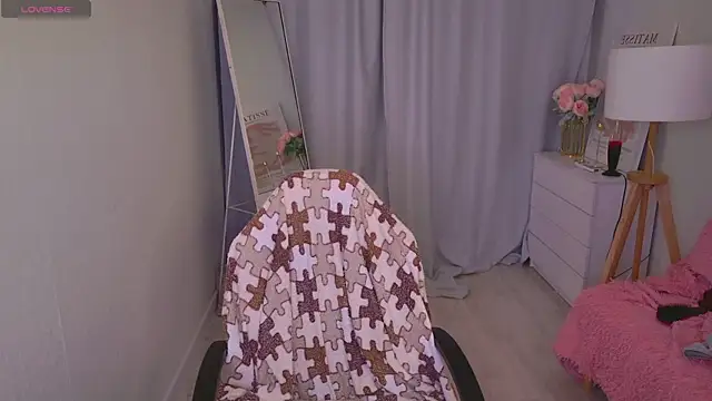 LovelyJessie online show from 04.30.26