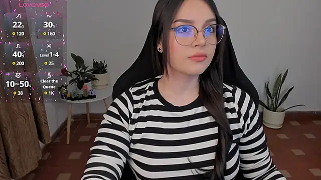 Snapshot of anaveleeez chatting on 12.05.24 anaveleeez online show from 12.05.24