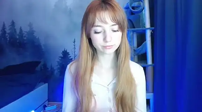 Snapshot of LuciaYoung chatting on 01.02.25 LuciaYoung online show from 01.02.25