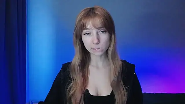 Snapshot of LuciaYoung chatting on 01.14.25 LuciaYoung online show from 01.14.25