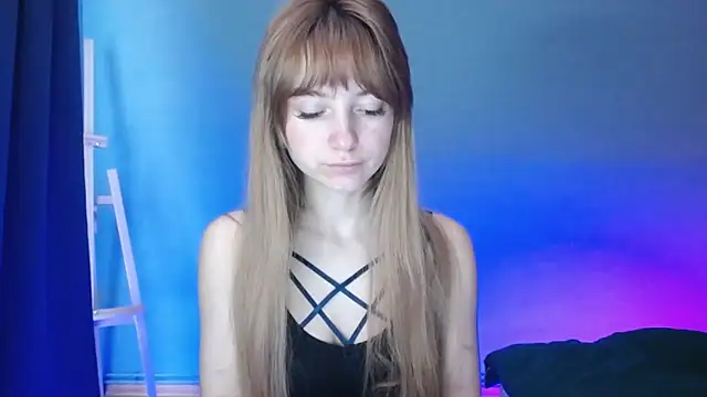 Snapshot of LuciaYoung chatting on 01.16.25 LuciaYoung online show from 01.16.25