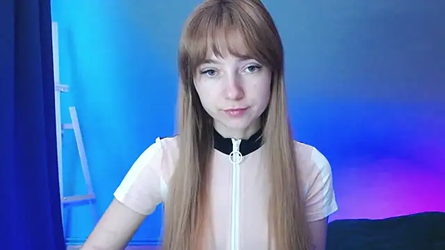 Snapshot of LuciaYoung chatting on 01.17.25 LuciaYoung online show from 01.17.25